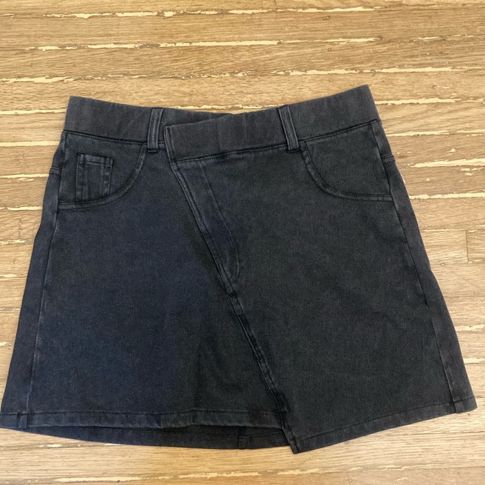 NWT Halara Black mini skirt asymetrical design